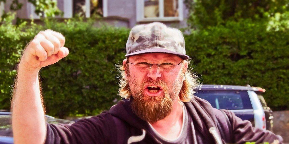 People Break Down The Best Legal Ways To Annoy Their Neighbors