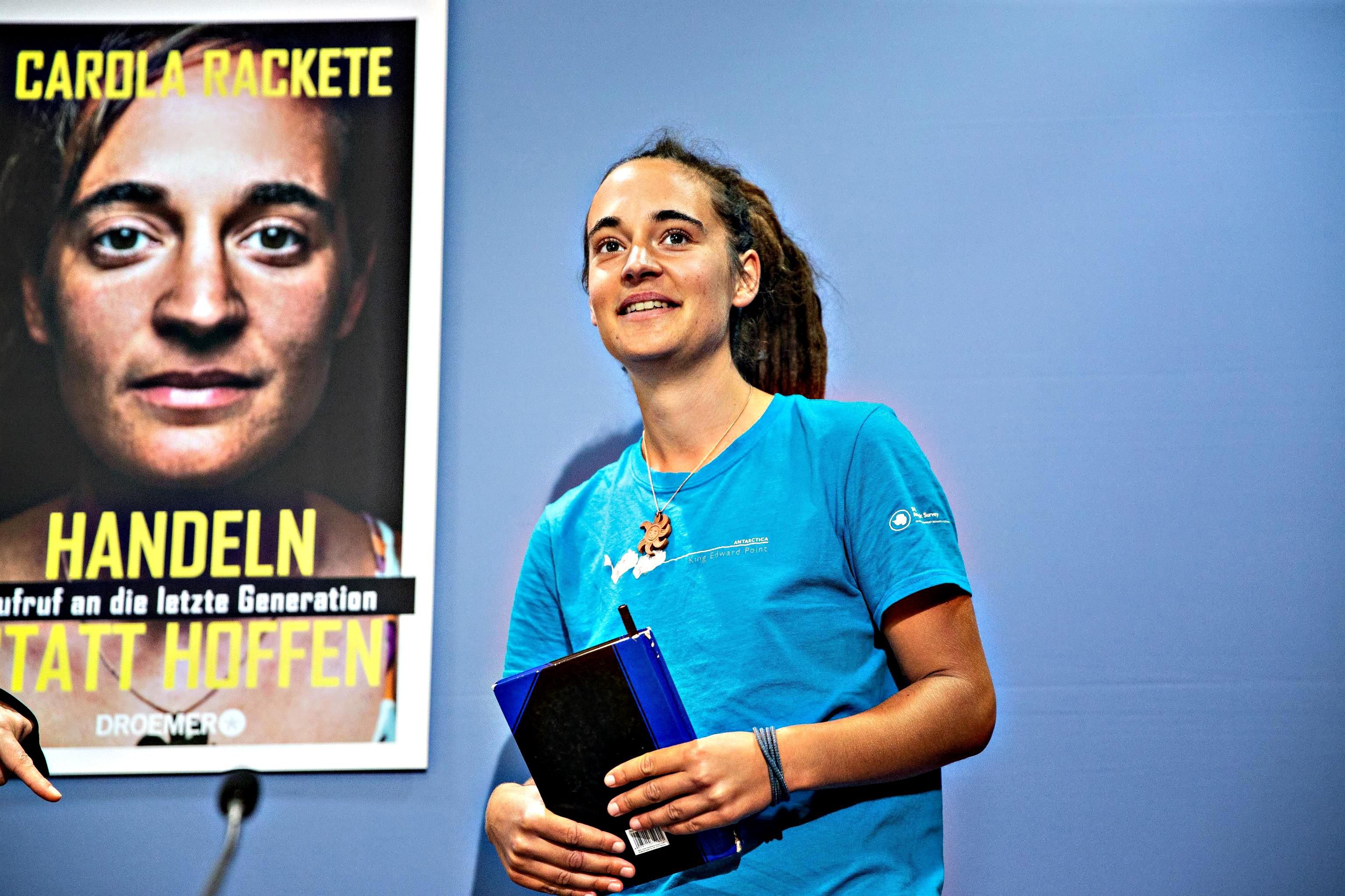 Secondo i nostri giudici non è reato speronare una nave della Finanza