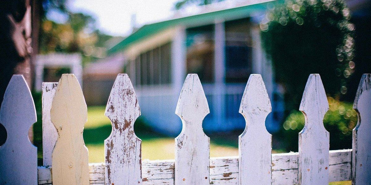 People Share Their Worst Crazy Neighbor Horror Stories