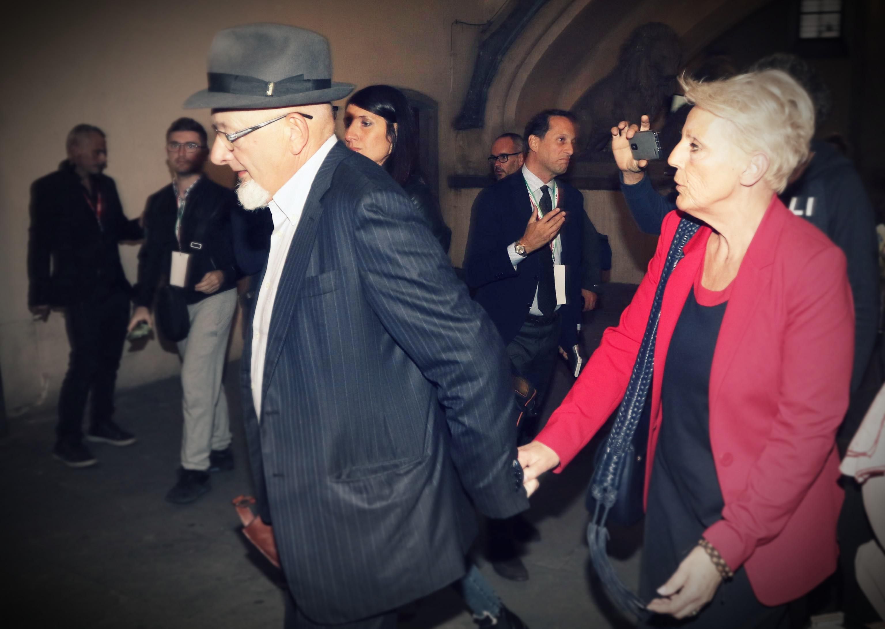 «Tasse evase per 1,2 milioni di euro». A giudizio genitori e sorella di Renzi