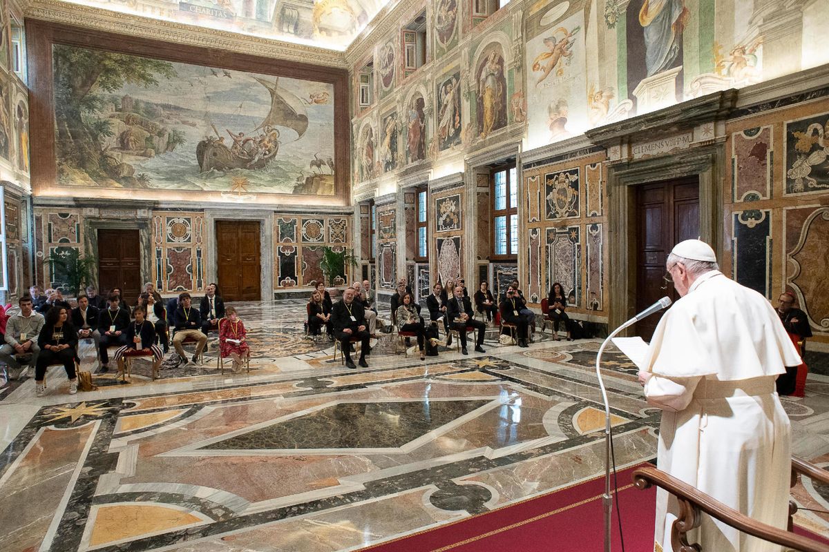 Il Papa parla di destra e sinistra. Ma contano solo i valori cristiani