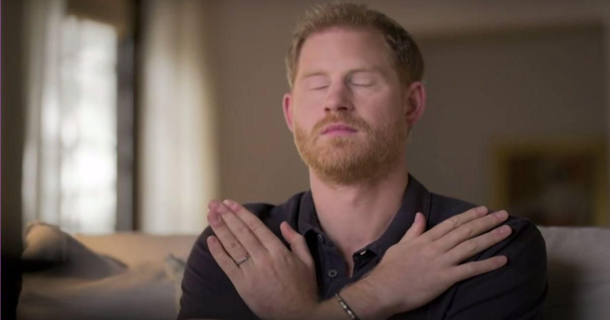 Prince Harry Shares How He Uses EMDR Therapy For Trauma. What Is It And ...