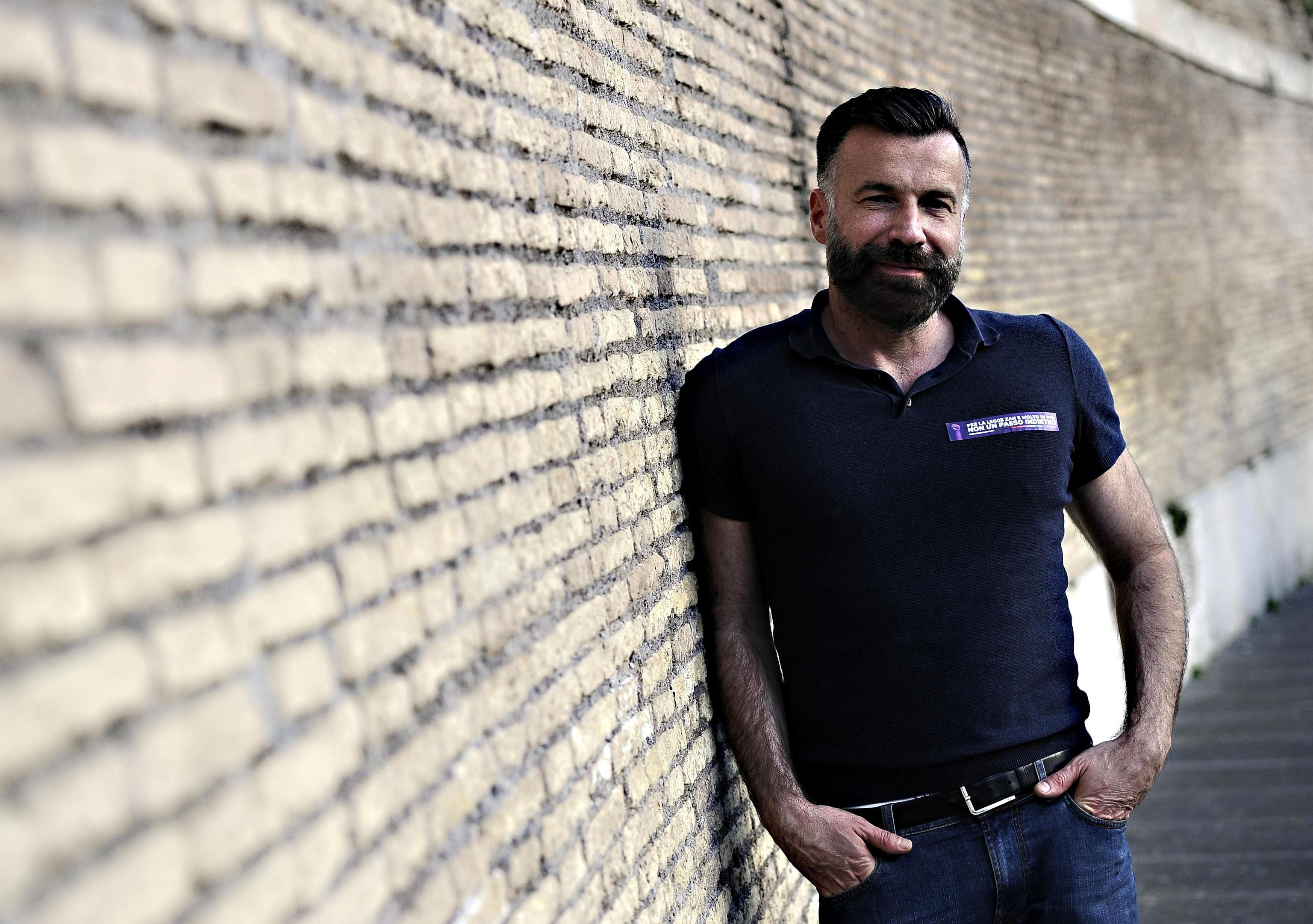 Tentazione inciucio sul ddl antiomofobia. Niente «genere» ma resta il bavaglio