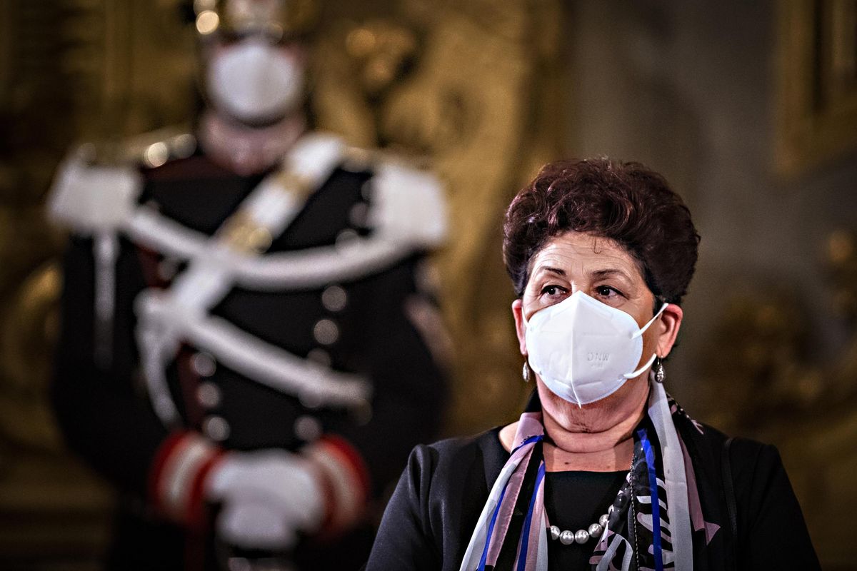 La sana-clandestini della Bellanova è un disastro totale: emerso solo il 5%