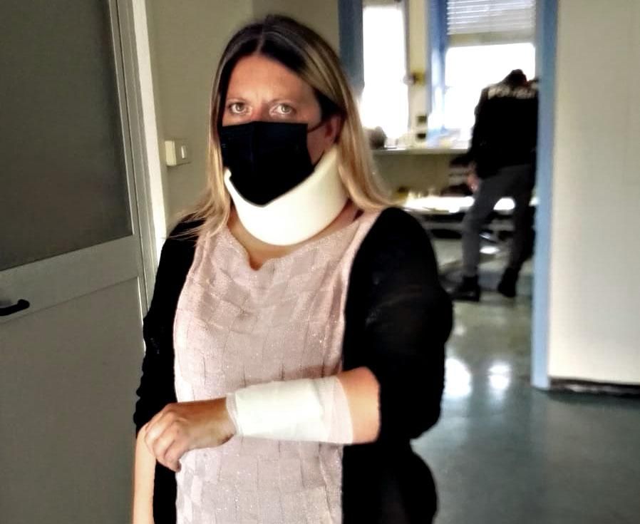 Esponente di Fdi combatte lo spaccio. Trenta stranieri la pestano in strada