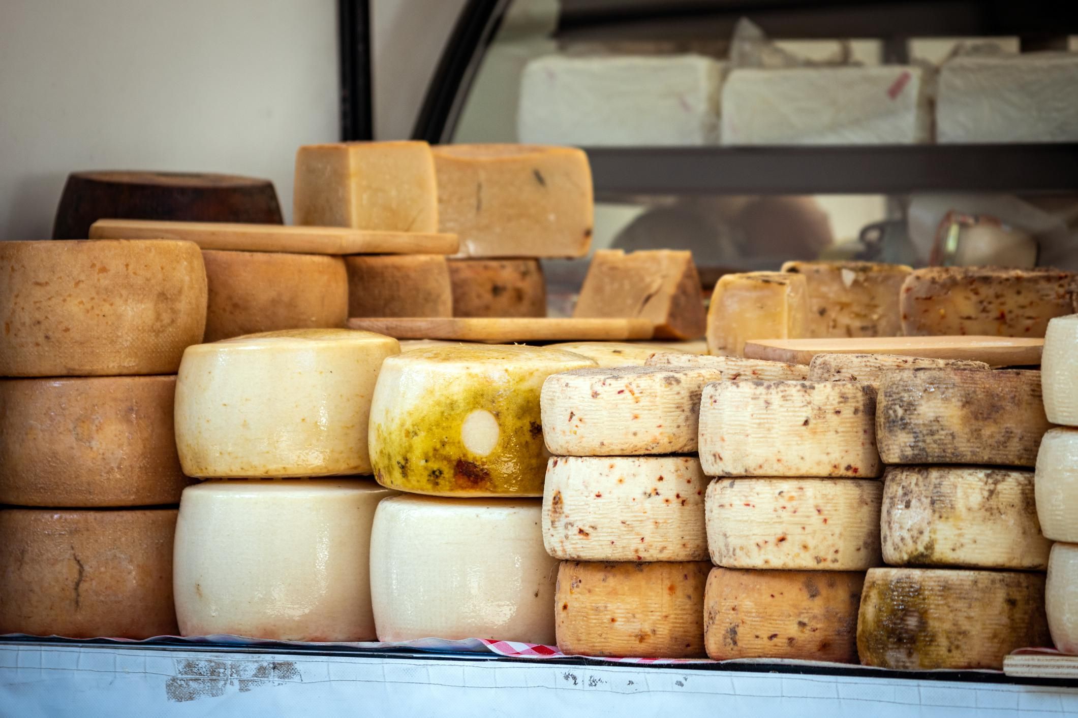 La qualità da primato dei formaggi sardi la si dice con un fiore