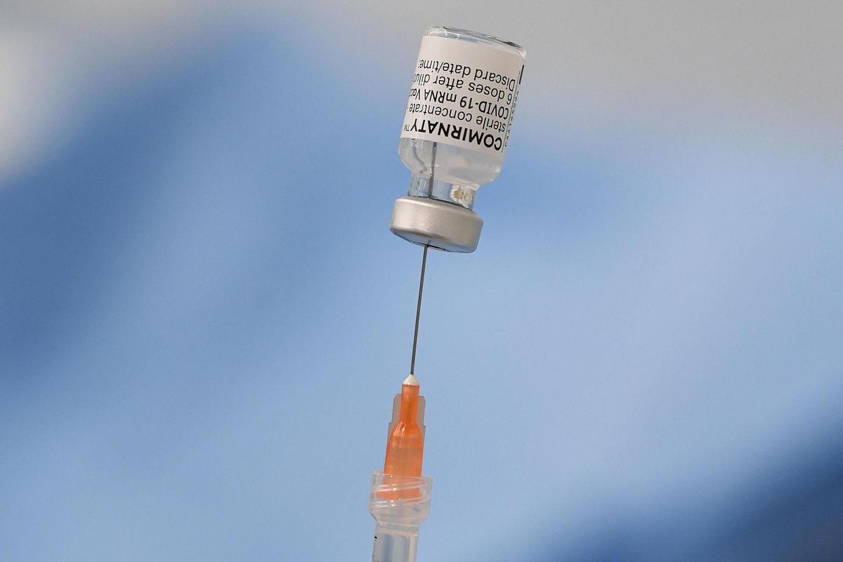 Effetti avversi di Pfizer omessi ai genitori