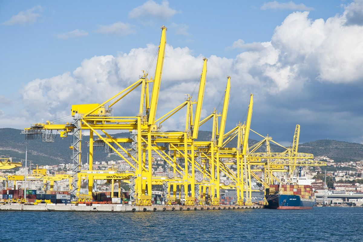 La Cina si avvicina al porto di Trieste. Biden vola in Europa per fermarla