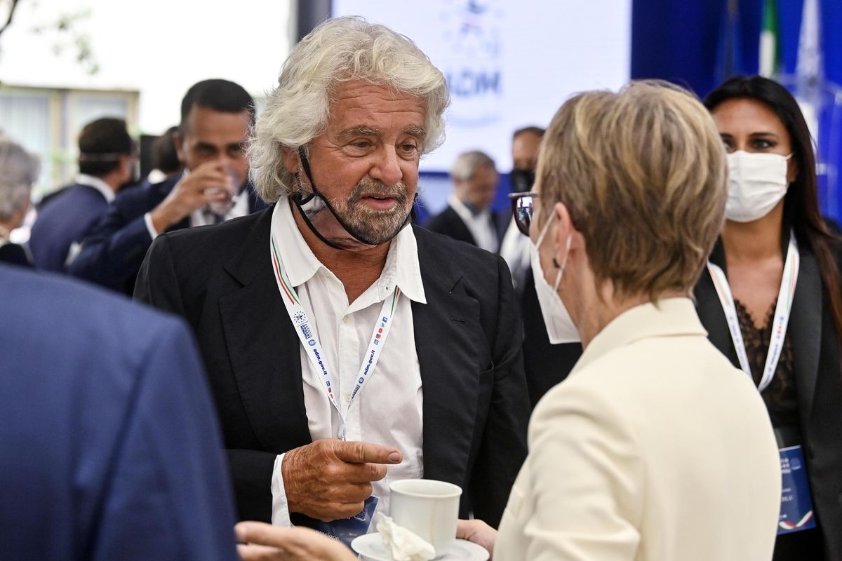 Grillo faccendiere con Pechino è una mina vagante per il governo