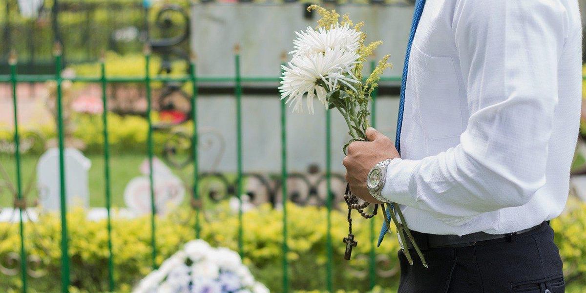 Teachers Who've Had To Tell Their Class A Student Passed Away Share Their Experiences