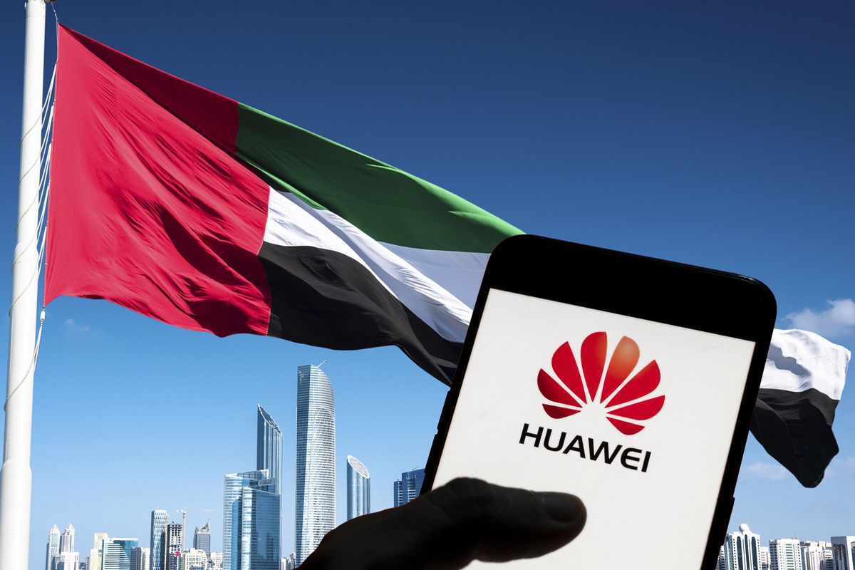 Intanto Huawei flirta con gli Emirati