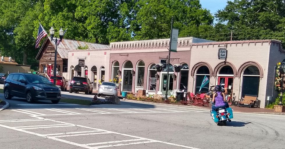 What you’ll find on a visit to ‘The Walking Dead’ town of Senoia, It's a Southern Thing