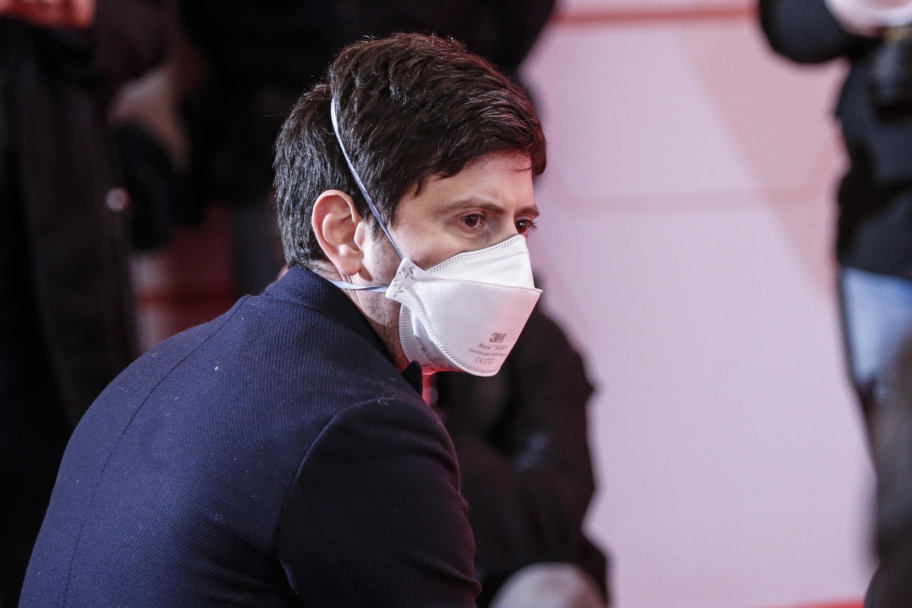 L’Ema demolisce Speranza e il suo cocktail di vaccini