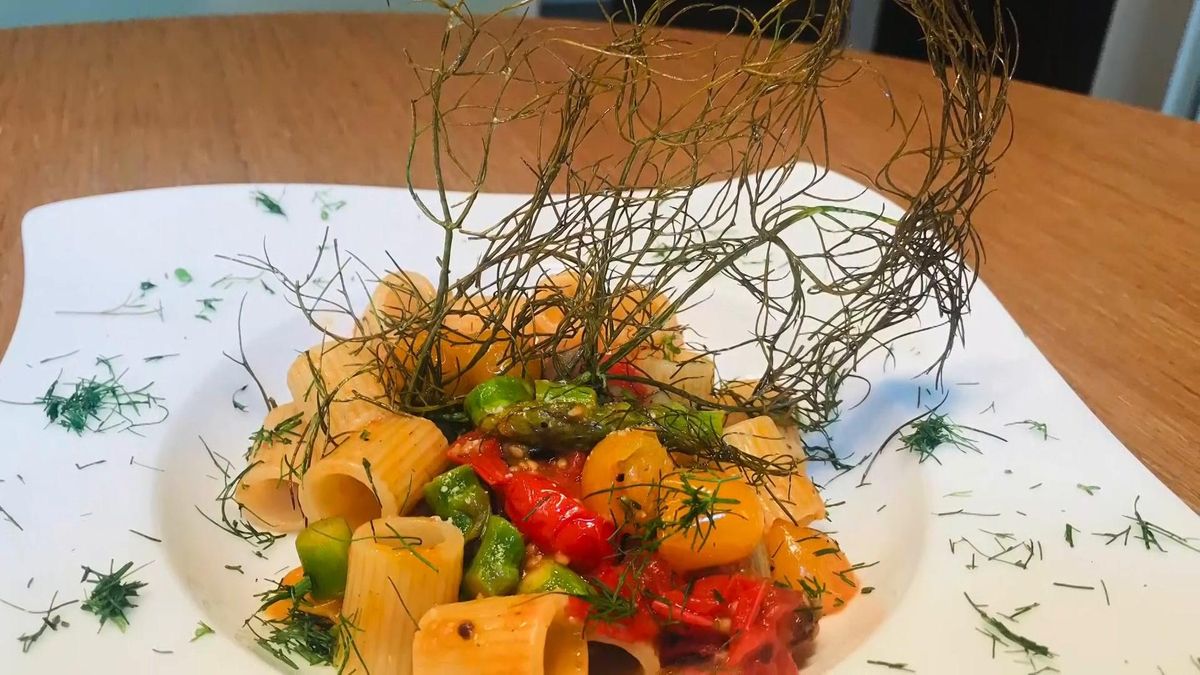 Cuciniamo insieme: mezzemaniche estive multicolori