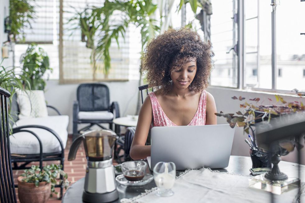 black-woman-laptop