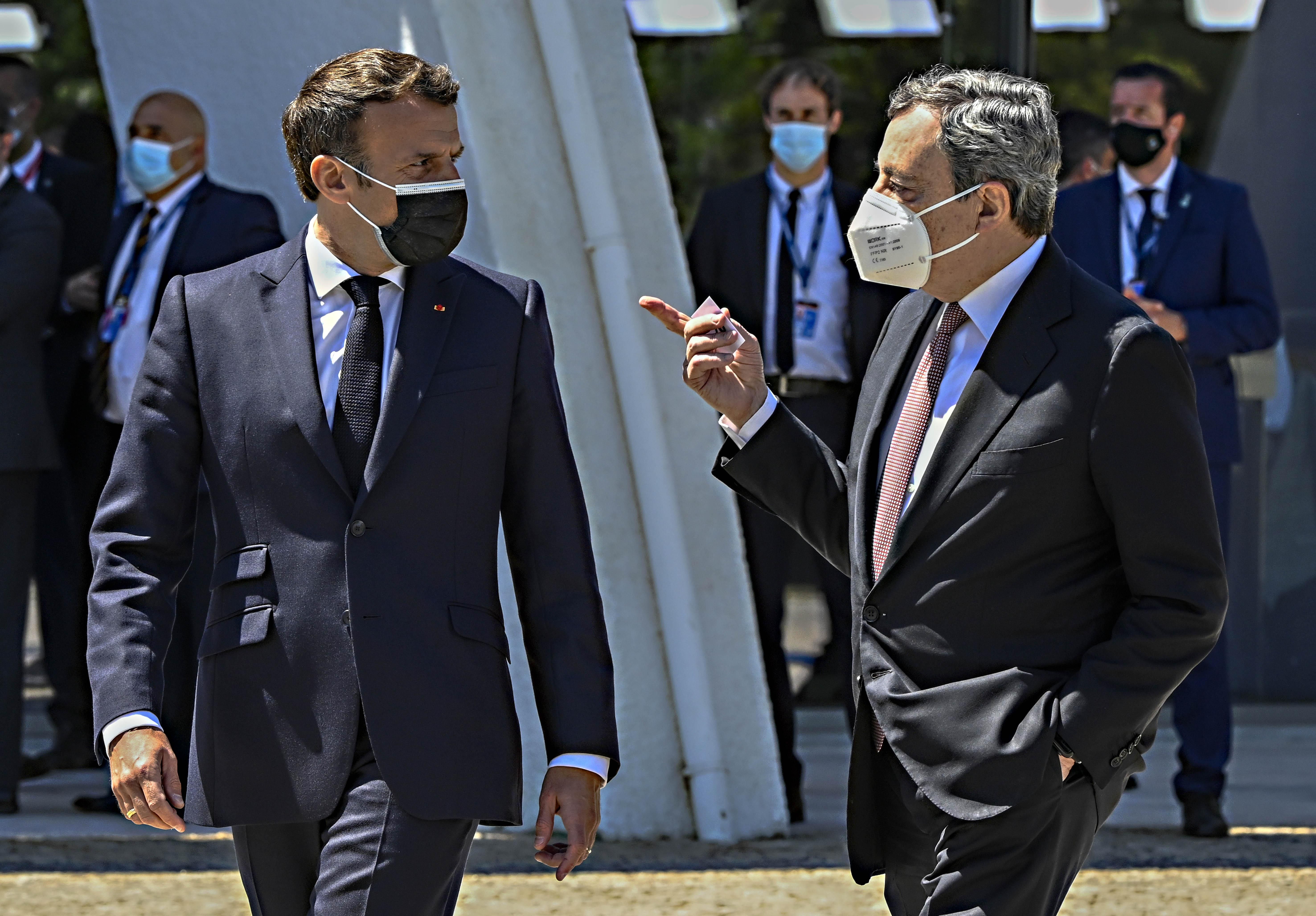 Macron crolla e spiana la via a super Mario