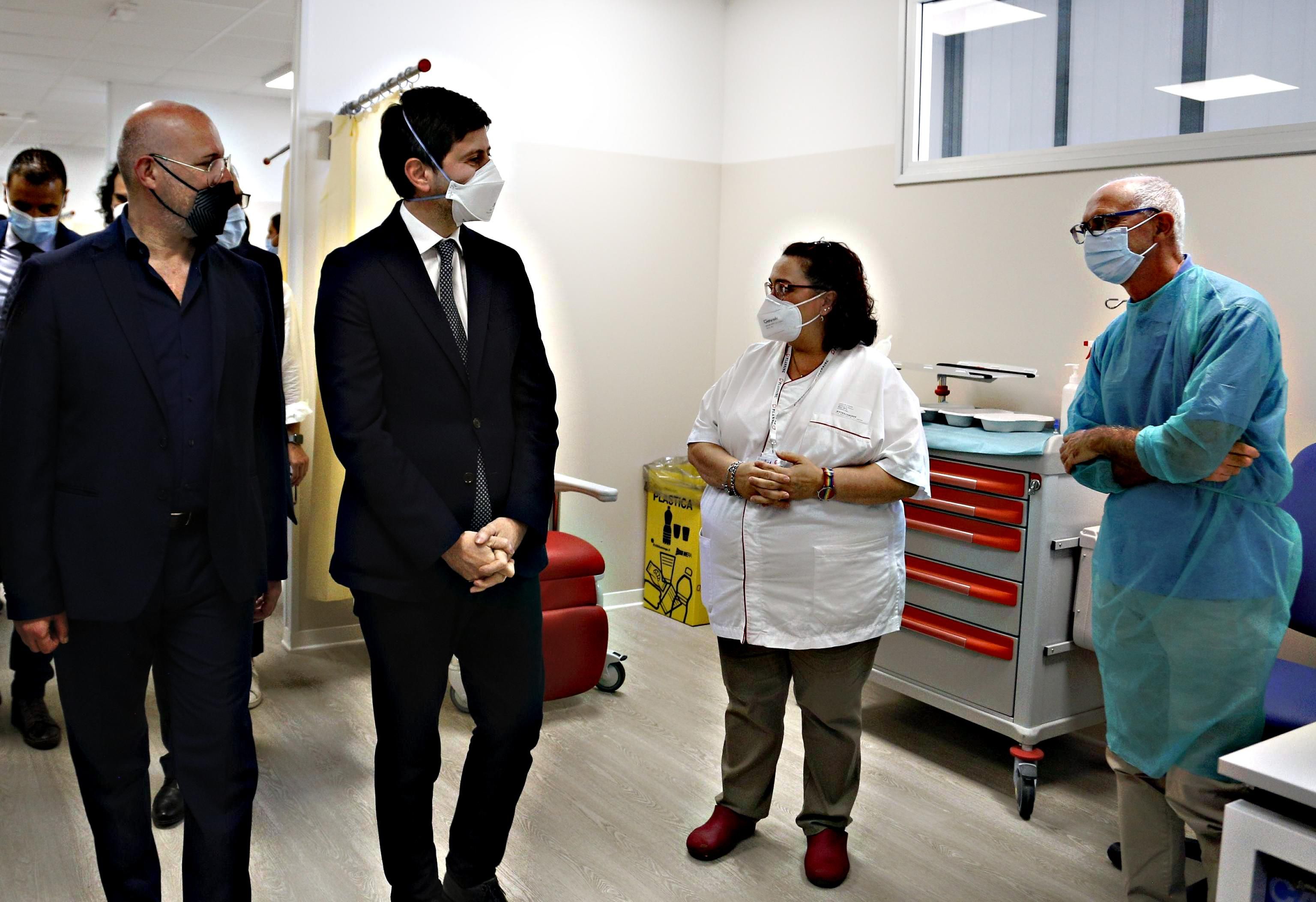 Al ministero si aggira il fantasma di Speranza