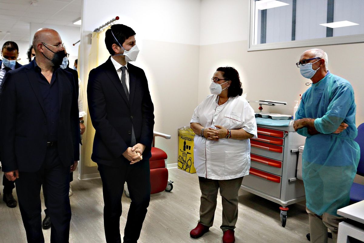 Al ministero si aggira il fantasma di Speranza