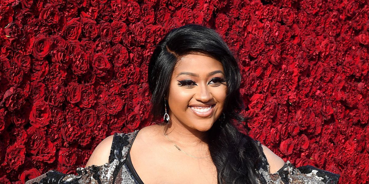 Jazmine Sullivan & Issa Rae Link Up For An Epic Conversation On Flexing Their Grown Woman Ish