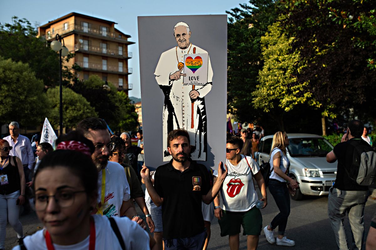 Quando il Papa non sposa le sue idee la sinistra lo fa passare per un fesso