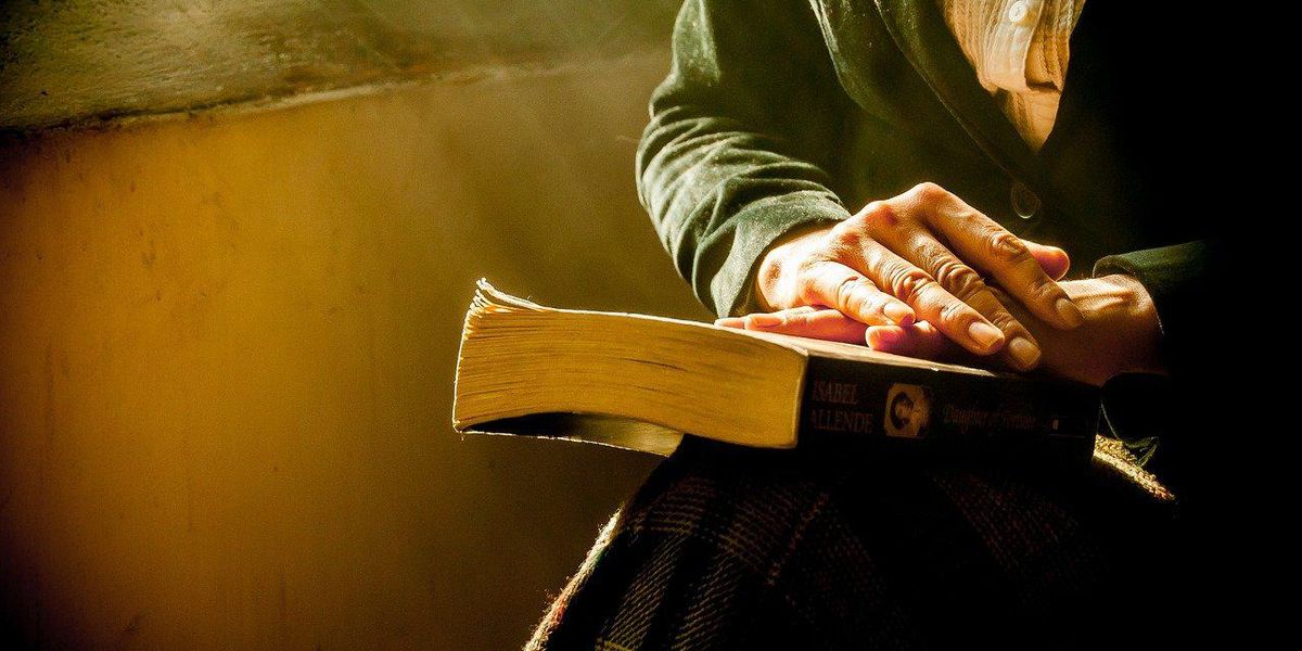 People Share The Books Everyone Should Read At Least Once In Their Life
