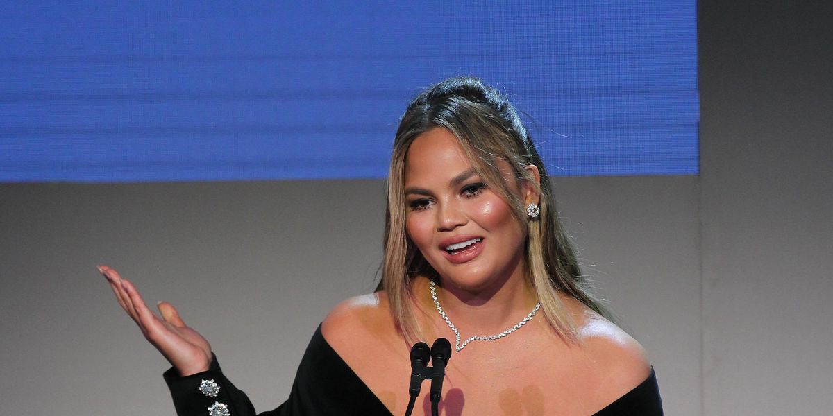 Chrissy Teigen Apologizes for Being a Cyberbullying 'Troll'