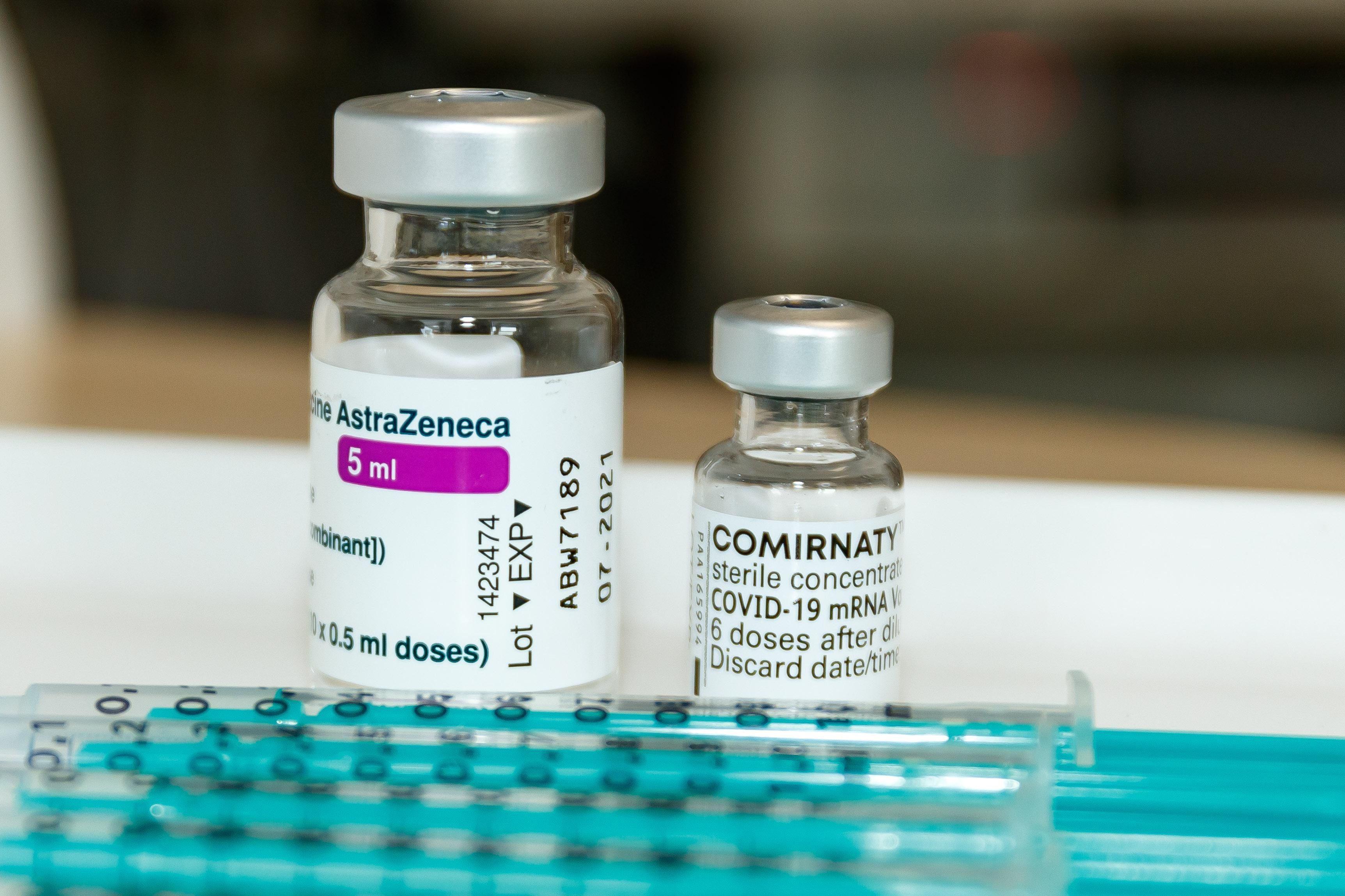 I 2 miliardi dietro al pasticcio vaccini