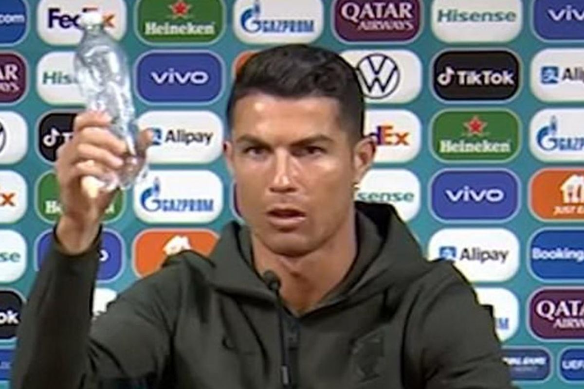 'Drink water, not soda': Soccer star Cristiano Ronaldo takes a rebellious stance to promote health