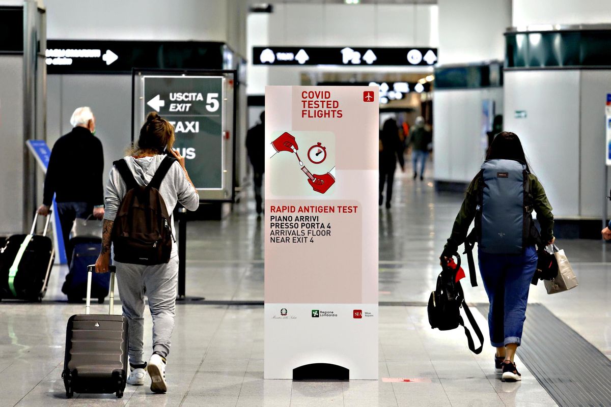 Delirio gender per entrare in Italia: «Sei uomo, donna oppure altro?»