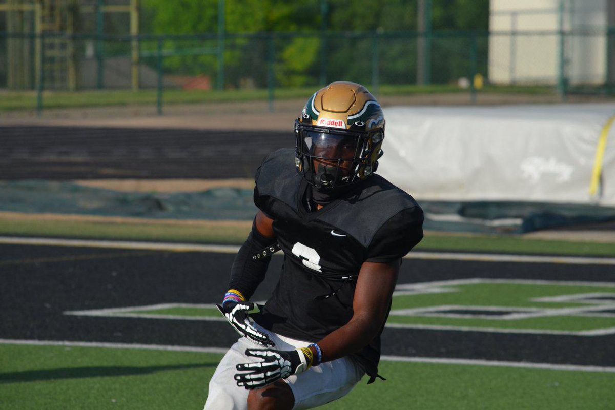 Baylor picks up commitment from DeSoto safety Devyn Bobby