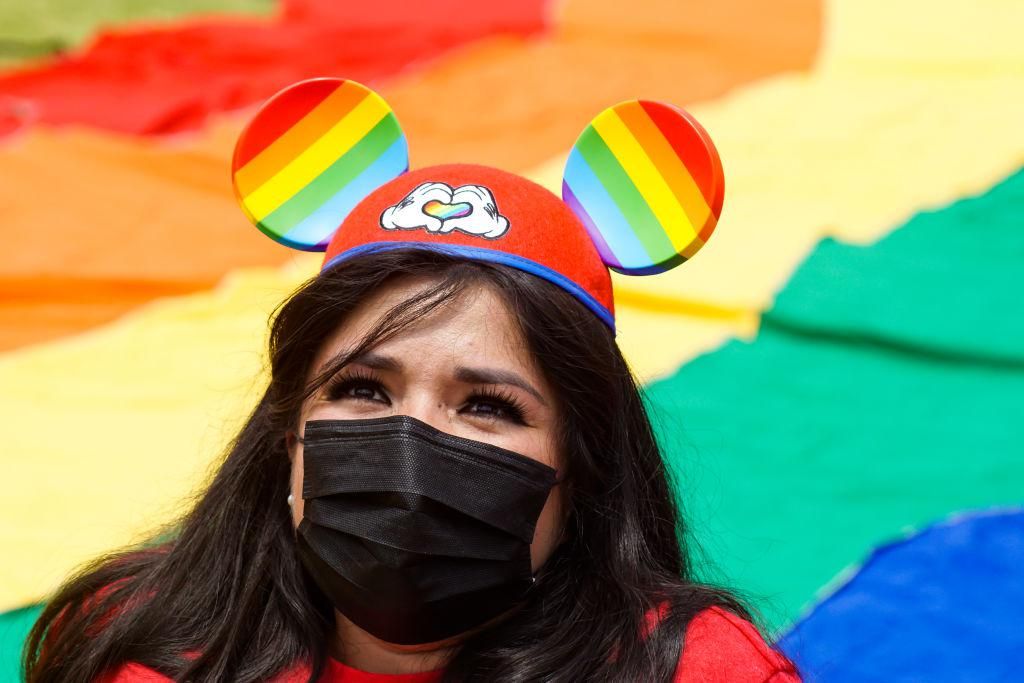 Non bastava censurare Topolino è sessista anche il cavo dei microfoni