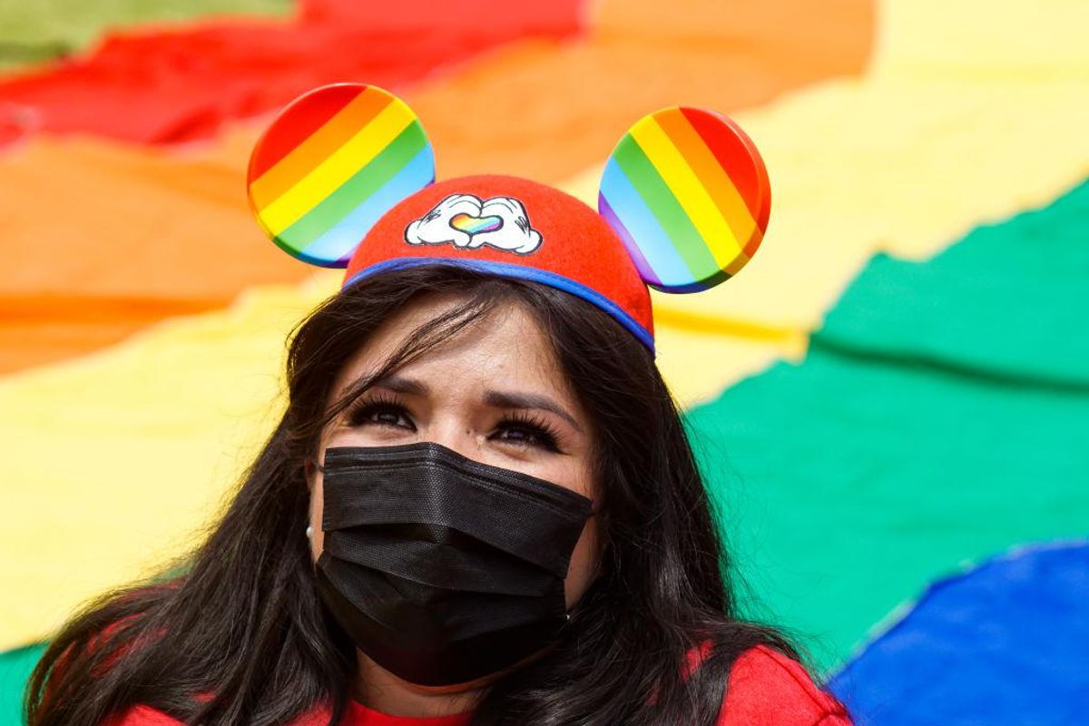 Non bastava censurare Topolino è sessista anche il cavo dei microfoni