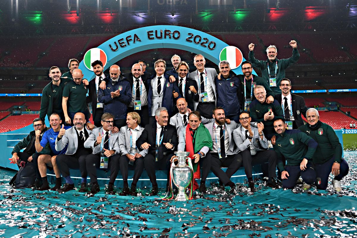 Il clan dietro Mancio: suo fratello Vialli, le colonne della Samp e un bancario matto