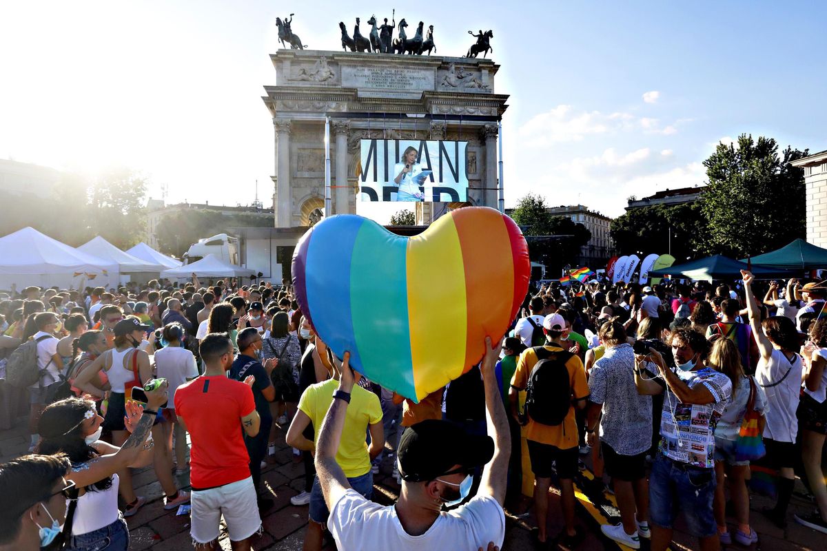 I paladini dei diritti per gli Lgbt pronti a togliere la libertà ai giovani
