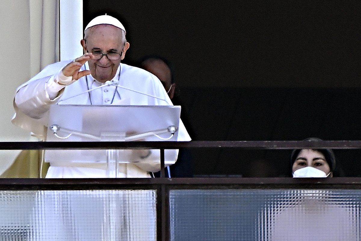 Bergoglio depenna la messa in latino e crea un’altra frattura in Vaticano