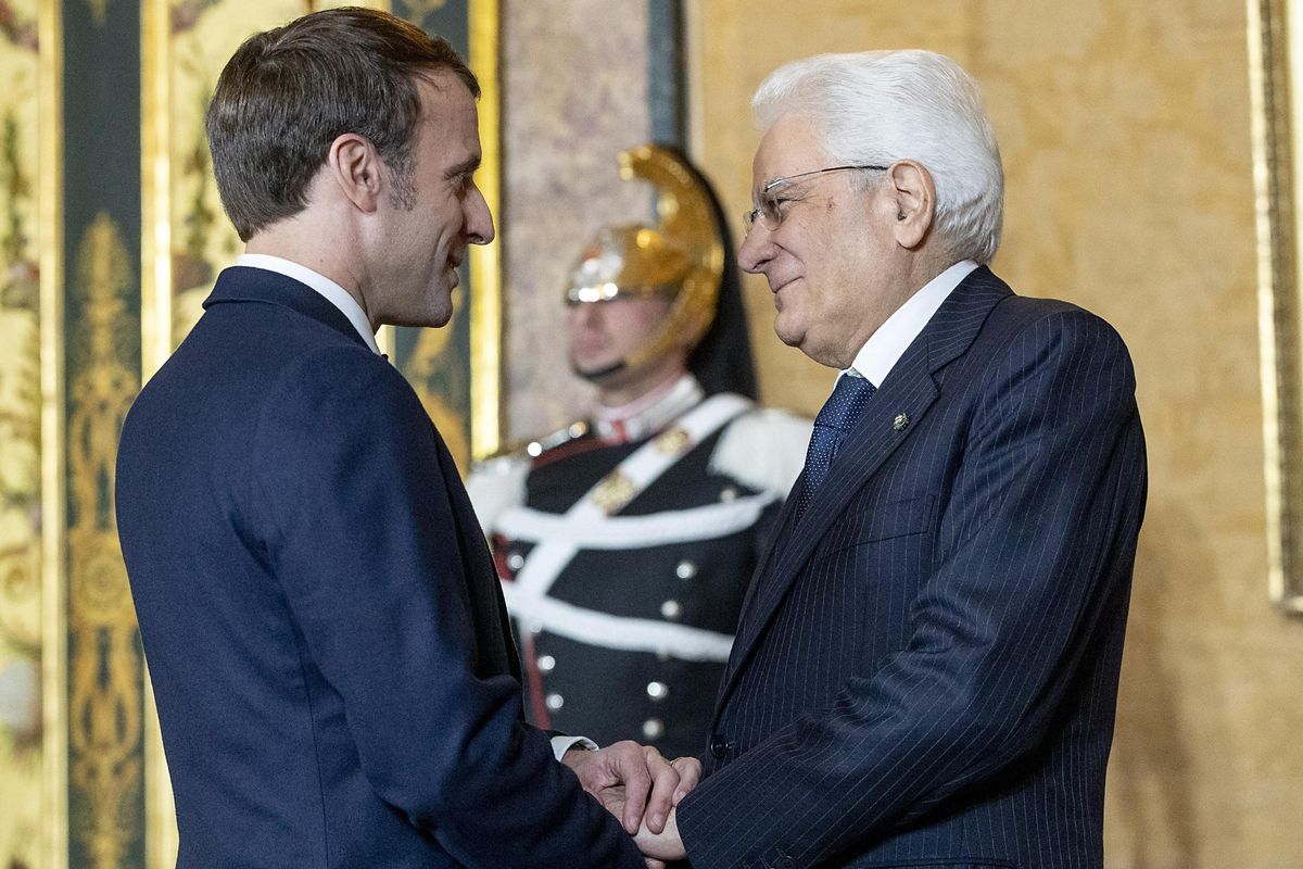 Mattarella vola a Parigi alla corte di Macron