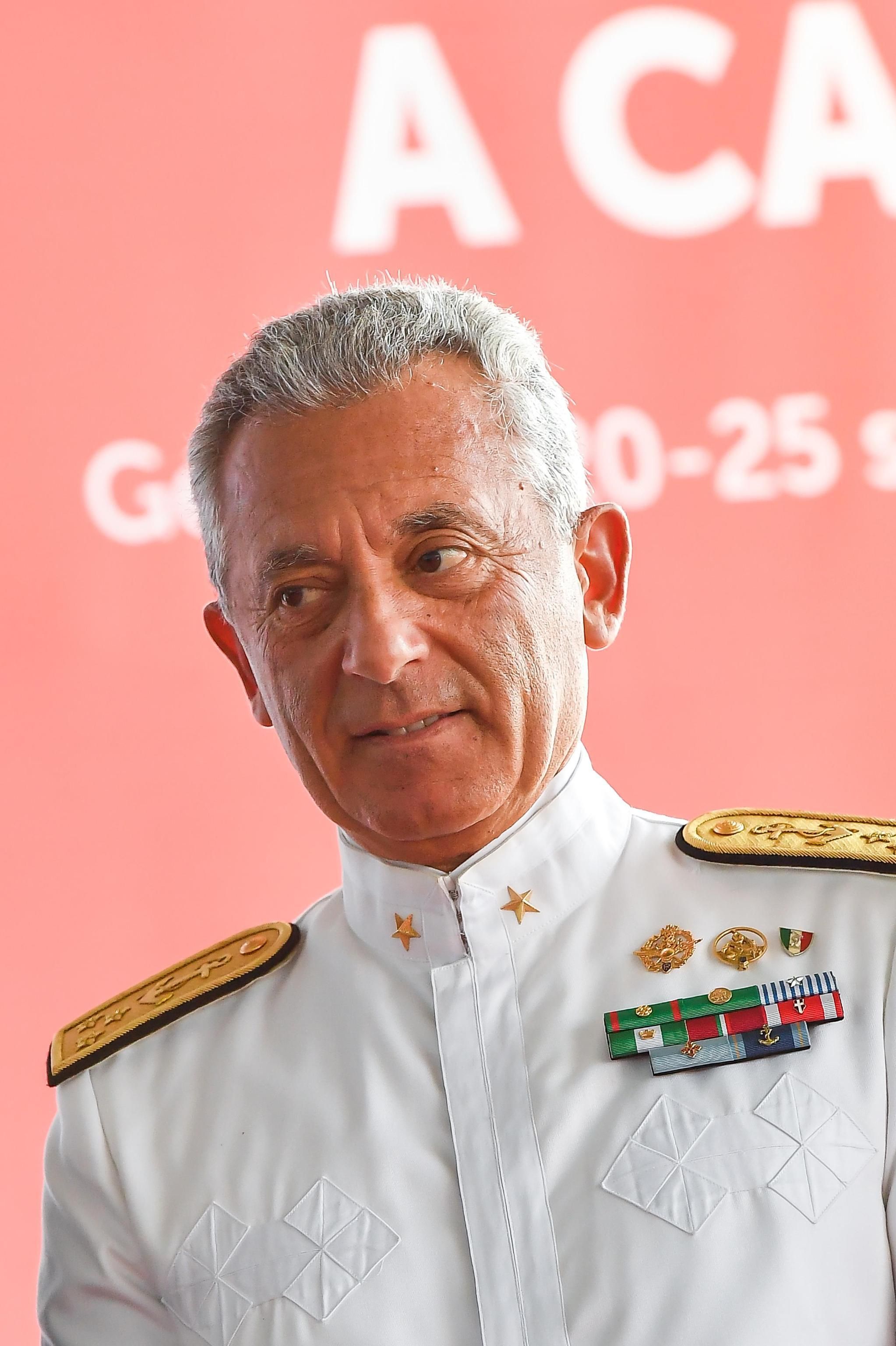 Giovannini salta la legge e le Regioni e punta sull’ammiraglio targato Pd