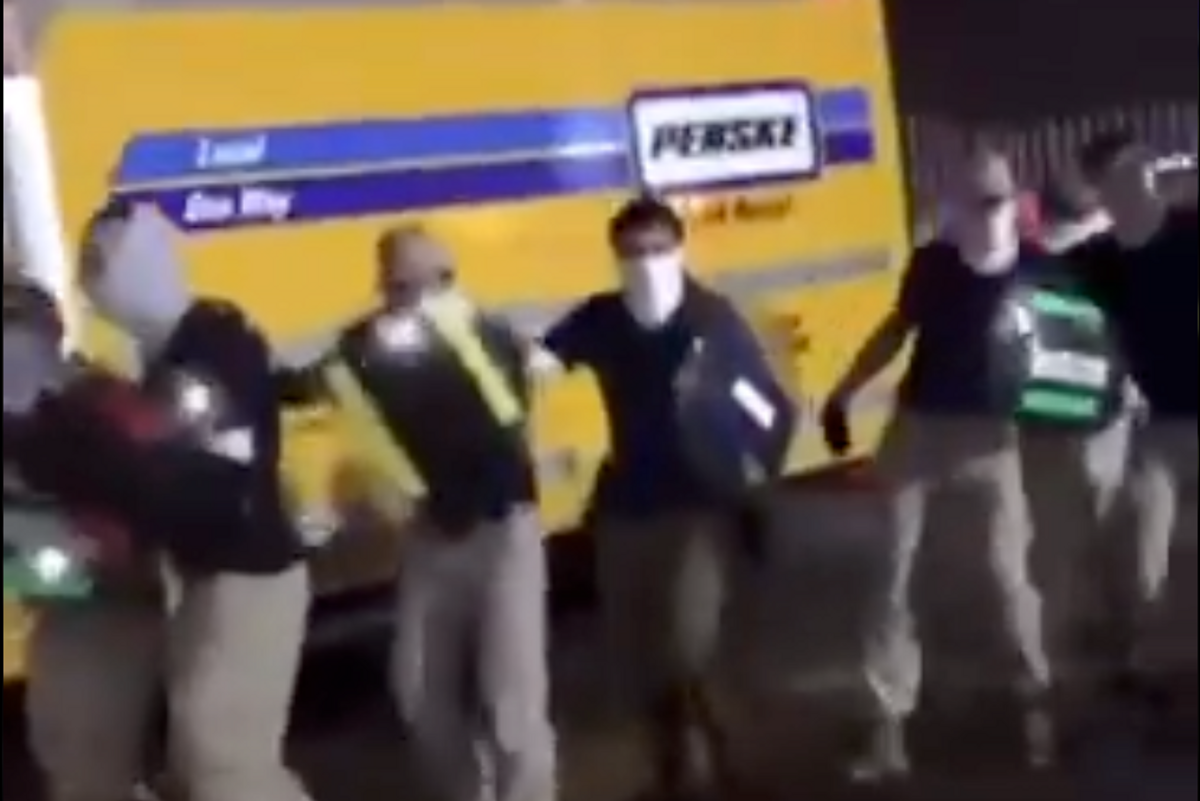 Tough Guy White Supremacists Given Lesson In Politeness By Good Citizens Of Philly