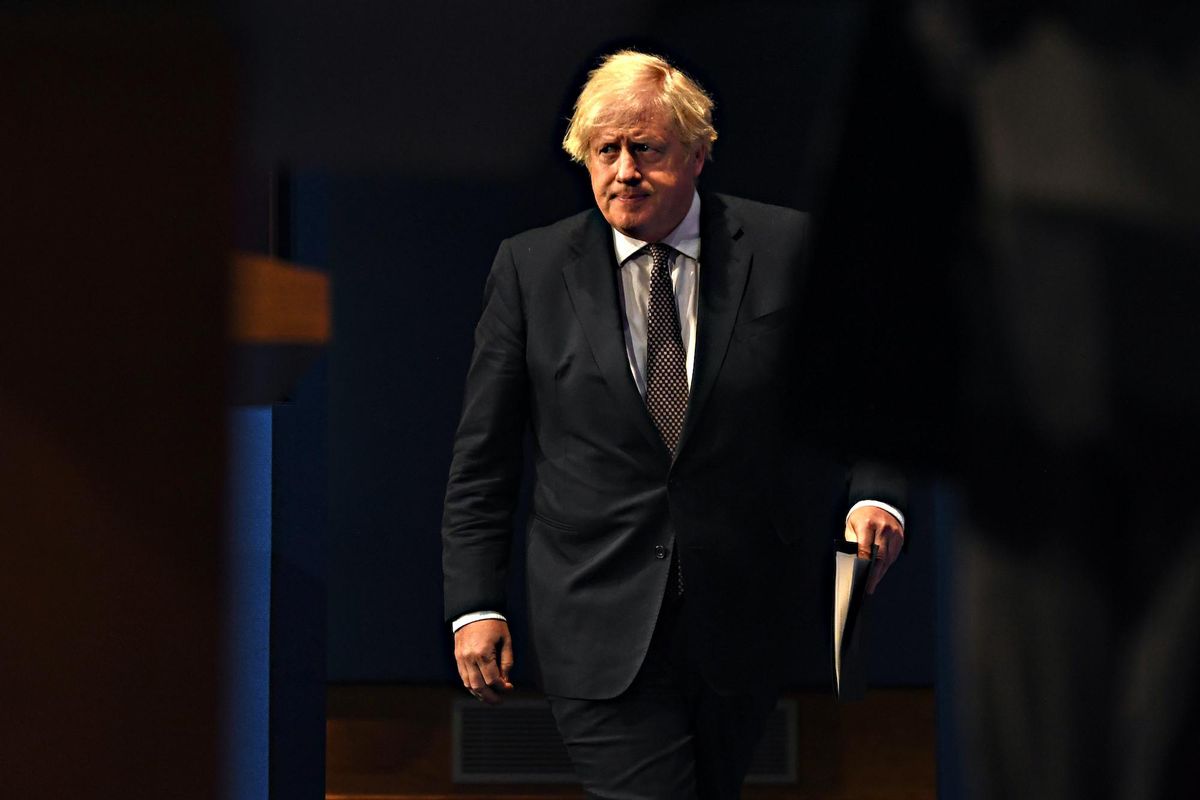 Johnson ha mantenuto la promessa: «Basta con mascherine e distanze»