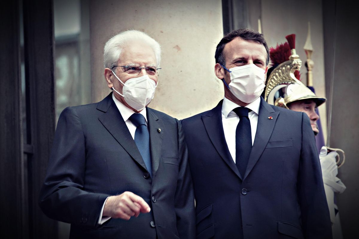 Tra Mattarella e Macron il patto dei misteri