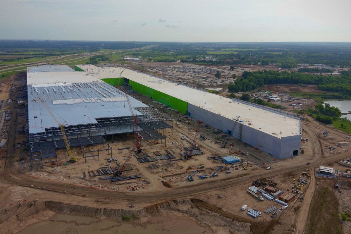 Space travel, 'everywhere internet,' brain implants—Elon Musk quietly making Austin a global tech center
