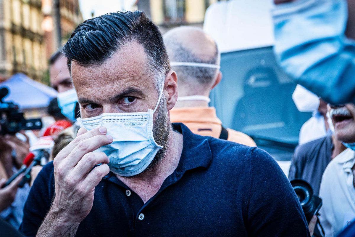 A sinistra si scatena il bullismo Web sui compagni rei di tentato dialogo