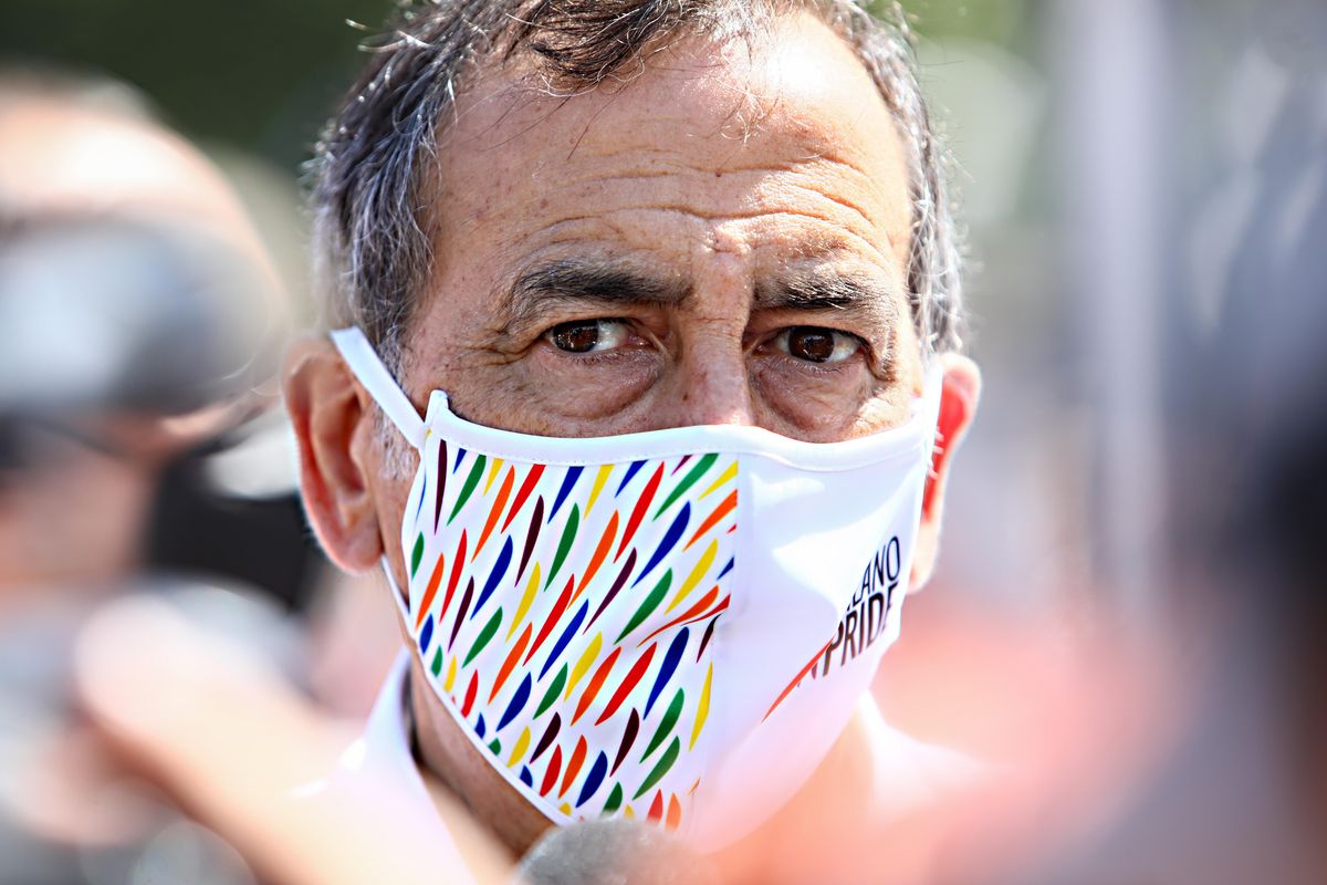 Beppe Sala difende il velo islamico invece delle ragazze schiave dei parenti