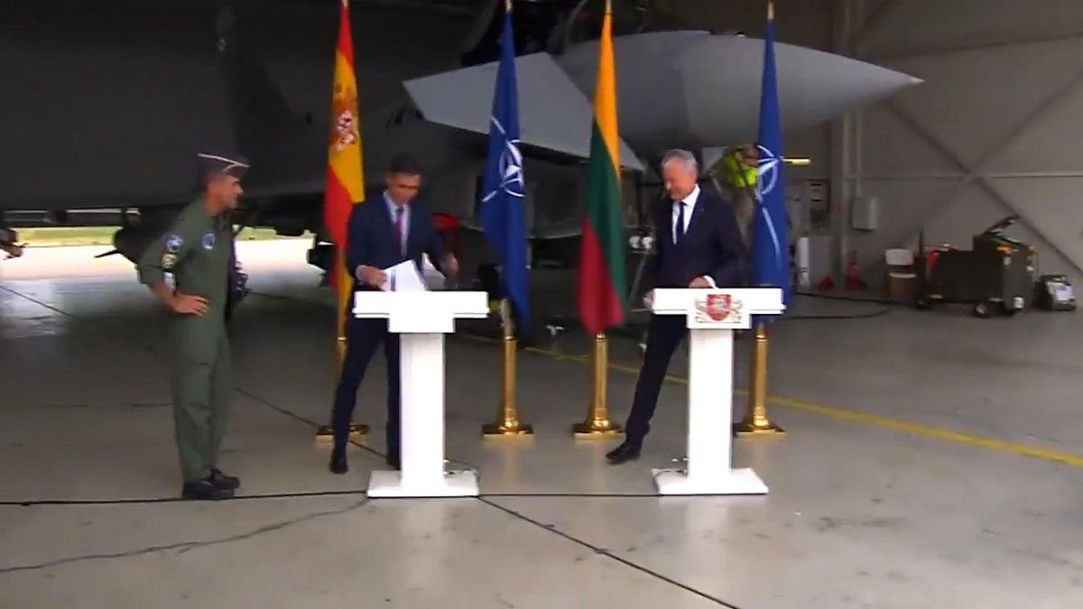 Gli aerei di Putin interrompono la conferenza di Sanchez in Lituania