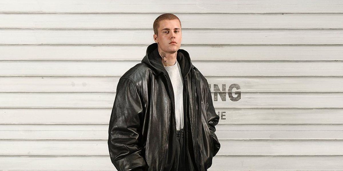 Justin Bieber Models Balenciaga S City Bag Paper Justin Bieber Models Balenciaga S City Bag Paper