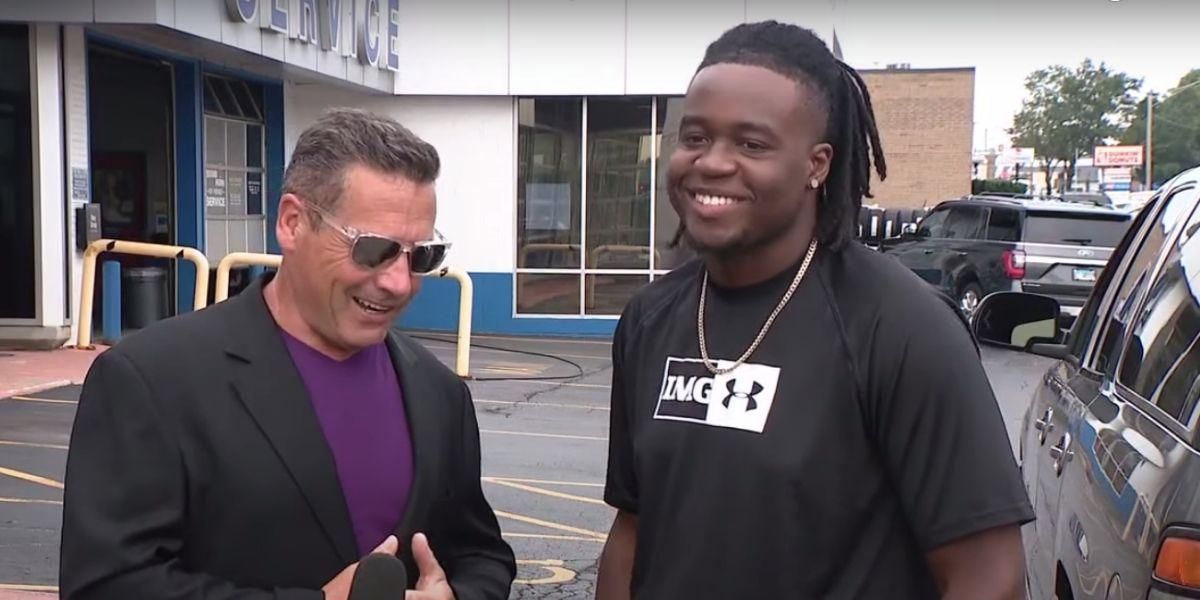 Chicago DJ helps man who walks 12 miles to work get car fixed Upworthy