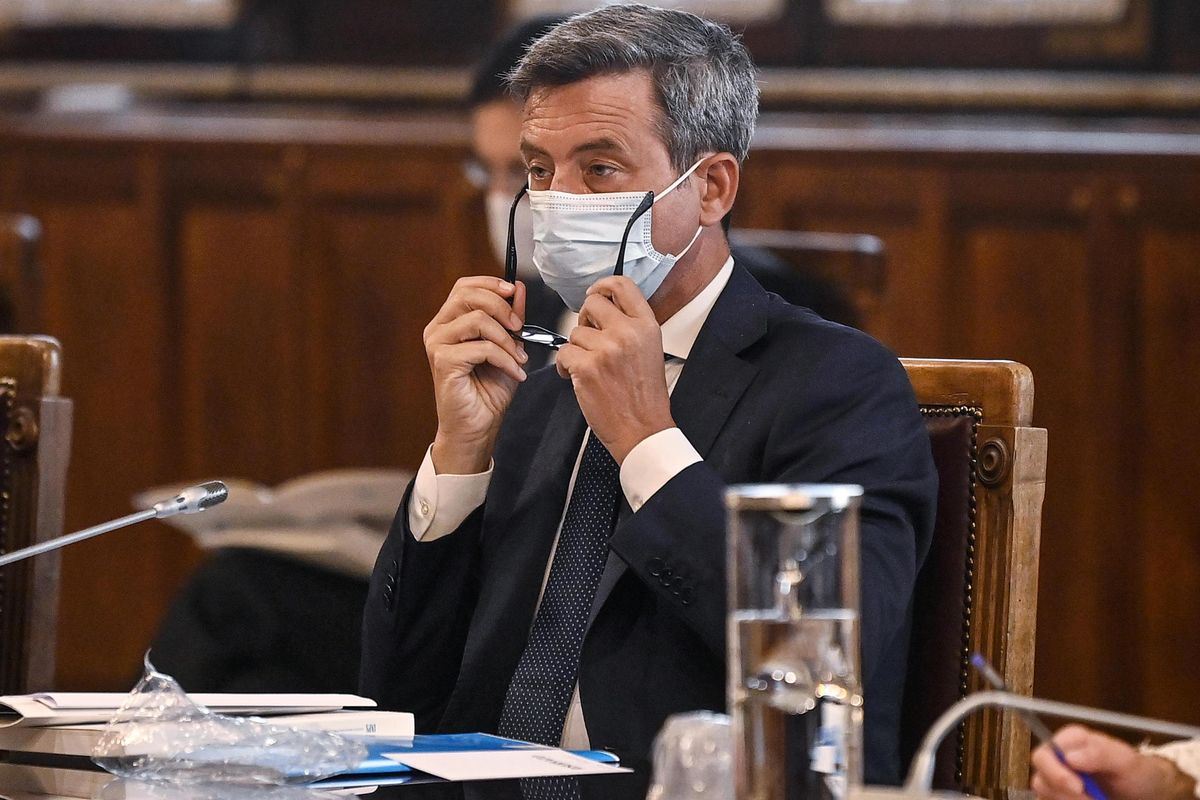 Stop ai licenziamenti imposto di fatto: aziende bloccate