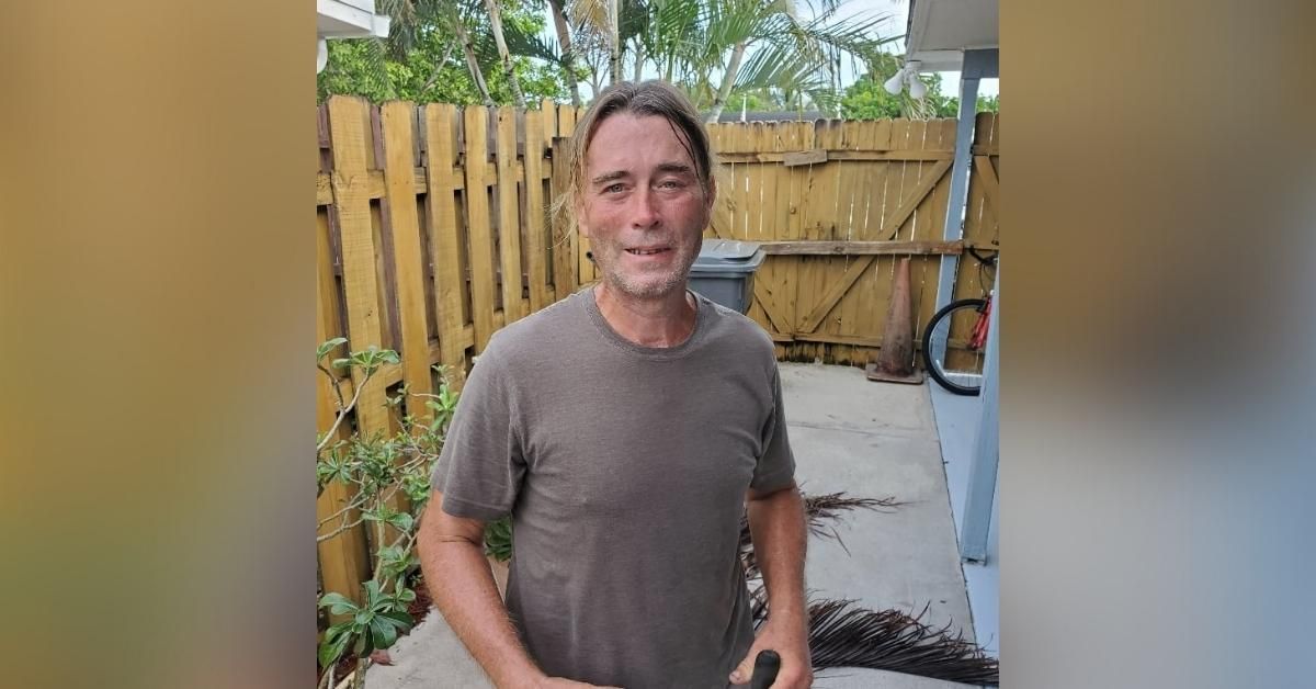 Florida Homeowners Yell At Man Saving Driver's Life On Their Lawn To 'Have Him Die Somewhere Else'