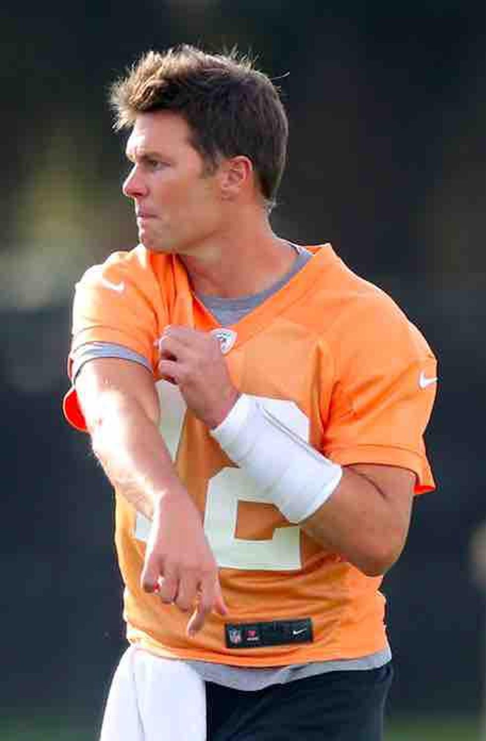 Unvaccinated Players On Two NFL Teams To Wear Yellow Wristbands At Practices To Distinguish Them 