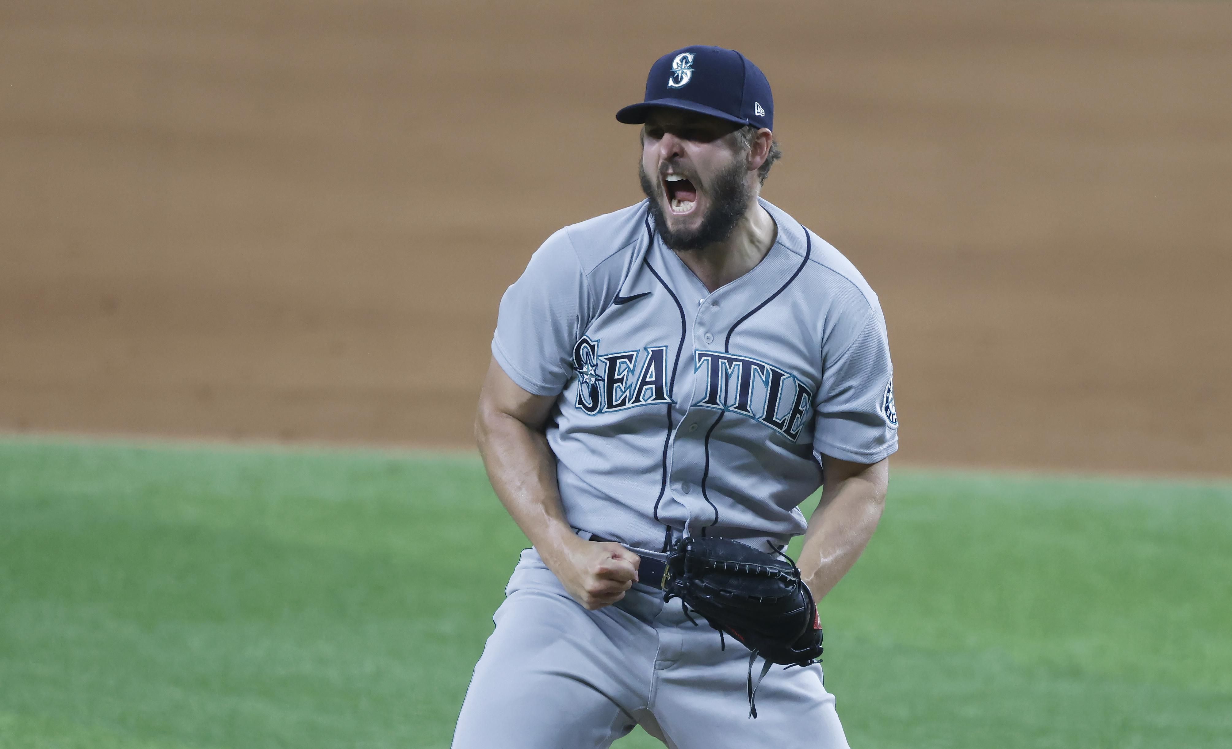 Astros add much-needed bullpen help ahead of Friday's deadline